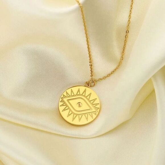 NWOT Gold Evil Eye Gold Plated , Round Pendant Adjustable Necklace - Picture 3 of 6